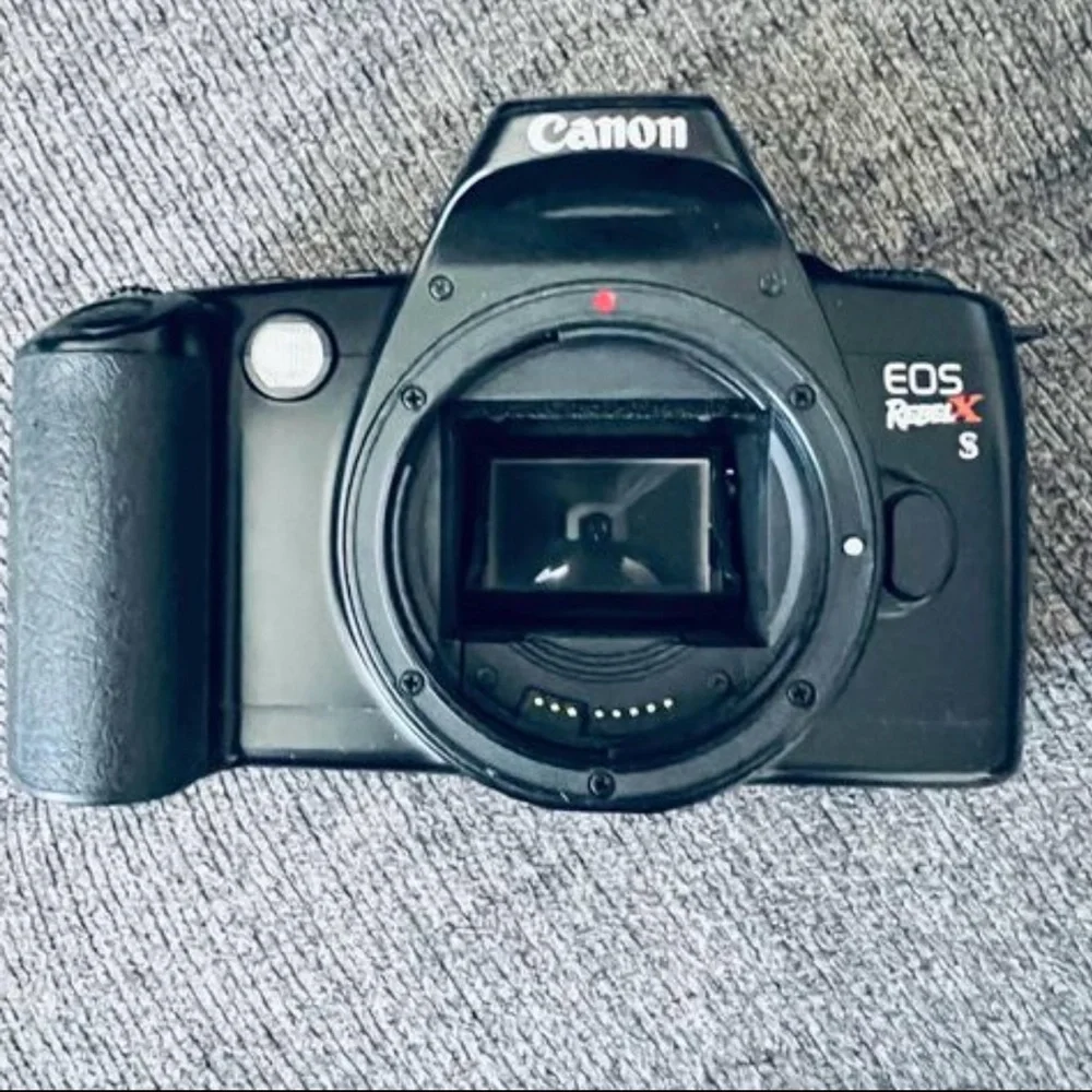 Canon EOS Rebel X S 35mm Film Camera Body Only w Minolta Panorama Adapter & Case